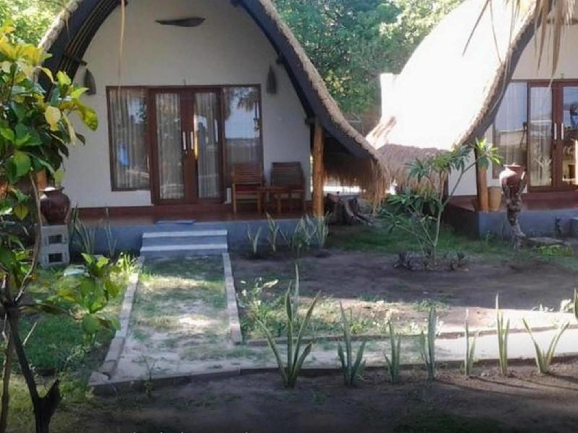 Salili Bungalow Gili Islands Exterior photo